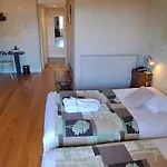 Le Bussy Hotel