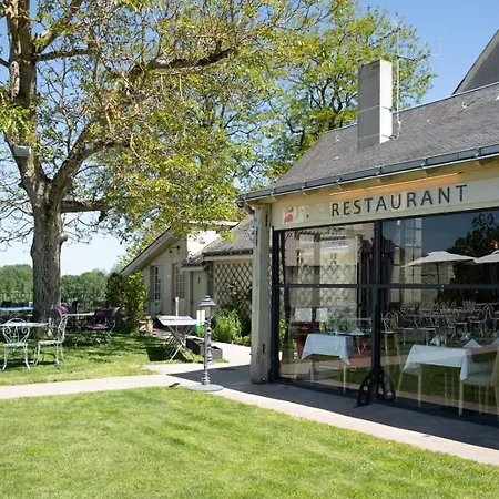 Logis Le Bussy فندق
