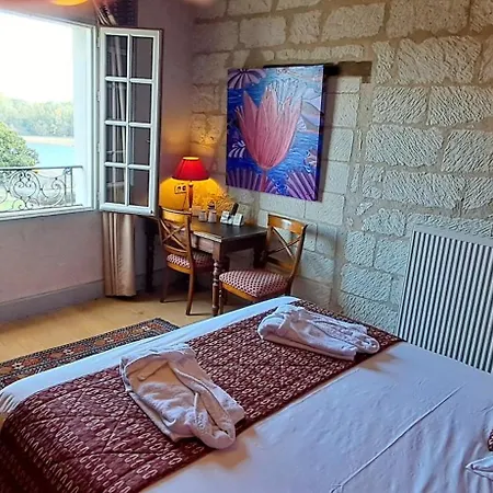 Logis Le Bussy Hotel 3*