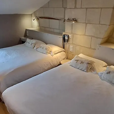 Logis Le Bussy 호텔 3*