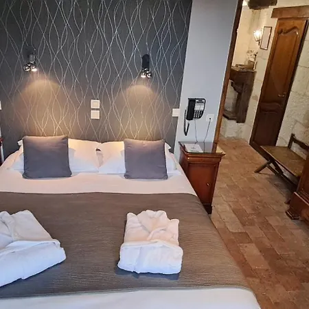 Logis Le Bussy 3* مونتسورو