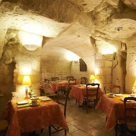 Logis Le Bussy Hotel