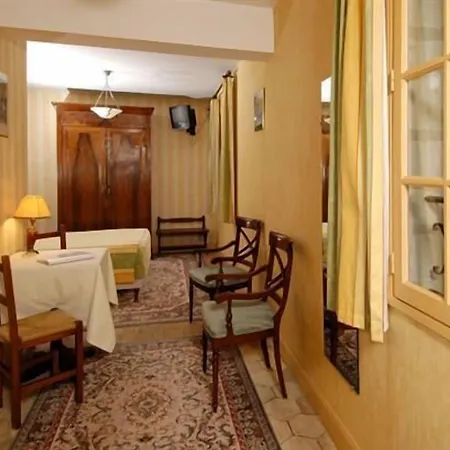 Logis Le Bussy Ξενοδοχείο