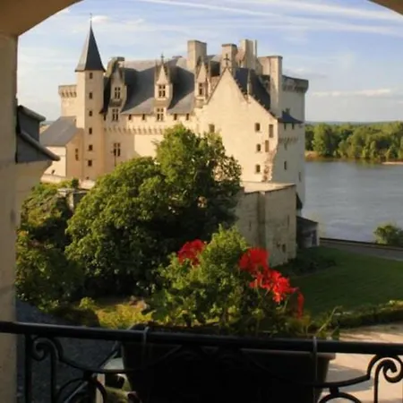 Logis Le Bussy Hotel 3*