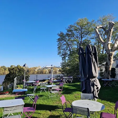 Szálloda Logis Le Bussy