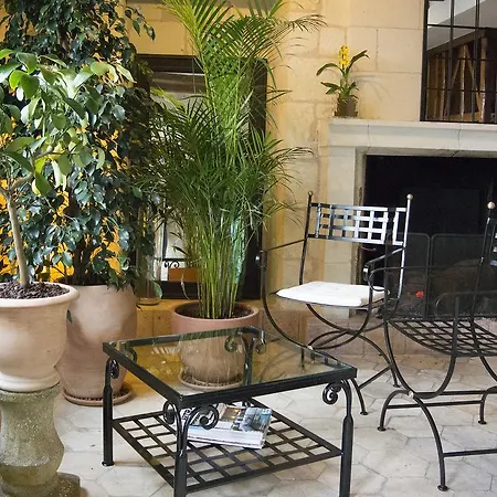 Le Bussy Hotel