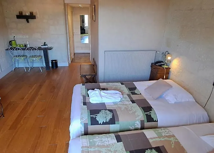 Logis Le Bussy Hotel