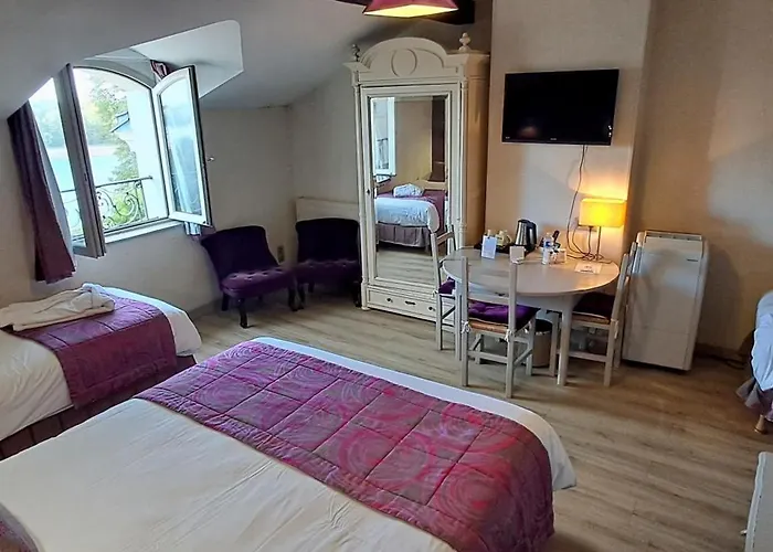 Hotel Logis Le Bussy