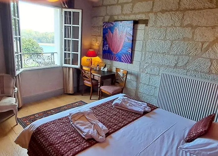 Logis Le Bussy Hotel 3*