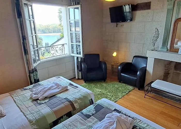 Hotel Logis Le Bussy 3*