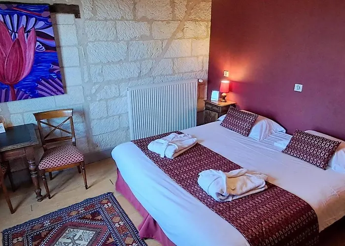 Hotel Logis Le Bussy 3*