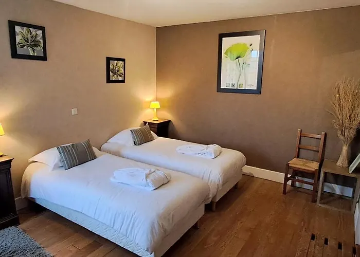 Hotel Logis Le Bussy