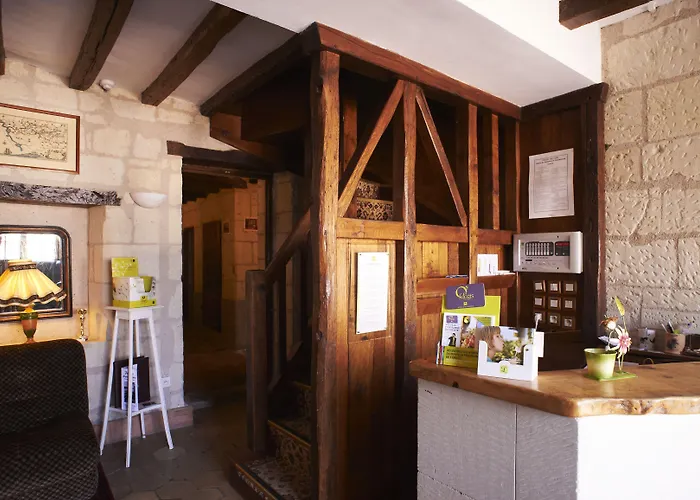 Logis Le Bussy Hotel