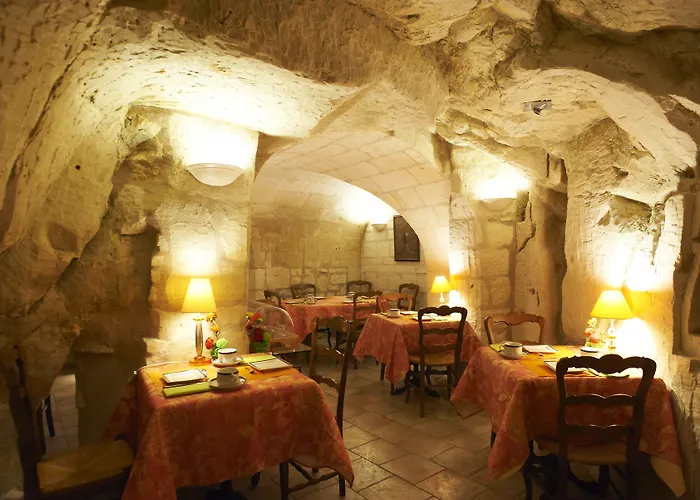 Logis Le Bussy Hotel