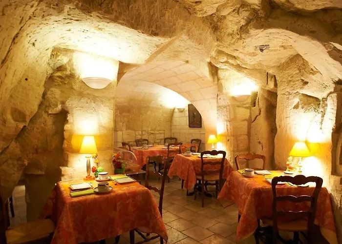 Szálloda Logis Le Bussy Montsoreau