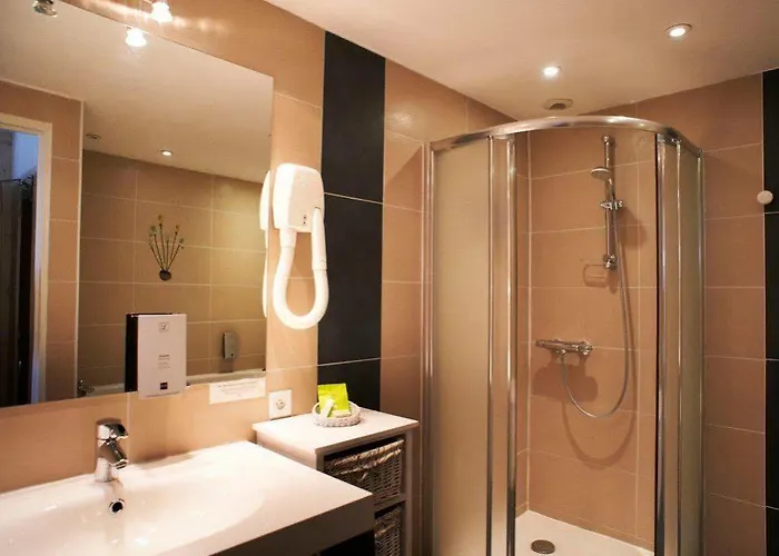 Logis Le Bussy Hotel 3*